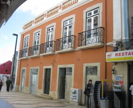 Rua Cândido dos Reis, 81 a 85 (depois das obras)