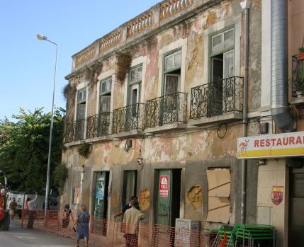 Rua Cândido dos Reis, 81 a 85 (antes das obras)