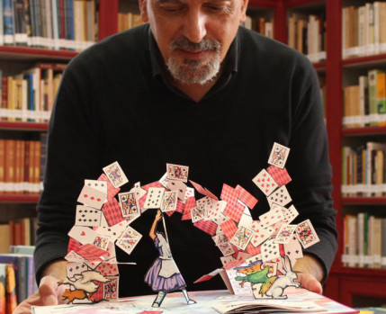 Oficina Descobrir e explorar os livros POP-UP_g