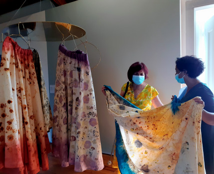 Visita acessível à Exposição “Tudo é Bem–Vindo” de Alex Cecchetti