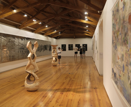 Vista geral da exposição coletiva ”Chama-lhe apenas horizonte”