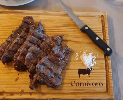 Carnívoro Steak, Wine & Friends