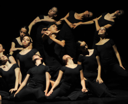 Espetáculo final de Dança Contemporânea