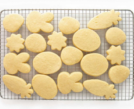 Tabuleiro de bolachas com formas alusivas à Páscoa