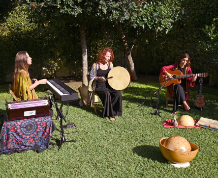 MUSICA_FAMILIAS_OS_MUNDOS_DA_MUSICA_CAPUCHOS_OUT_2025