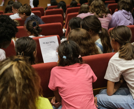 Espetáculo de  Teatro “No Meu Bairro”