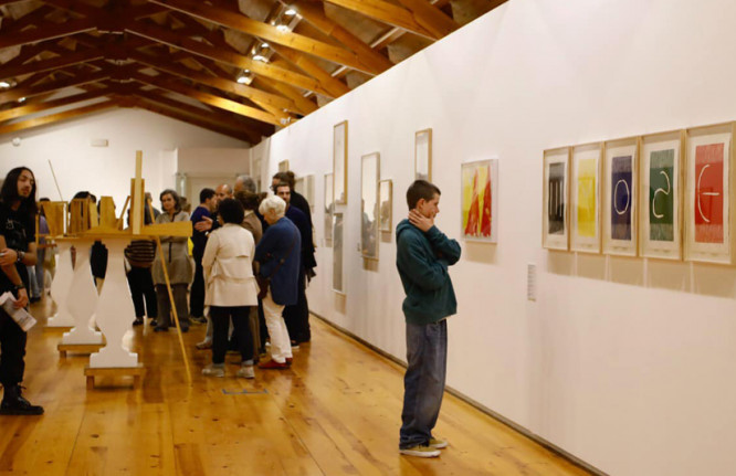 Vista geral da sala de exposições