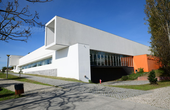 Imagem representativa de Complexo Municipal de Piscinas da Sobreda 