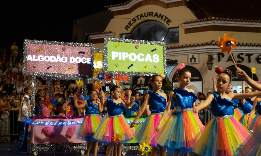 Marchas Populares de Almada desfilaram na Cova da Piedade