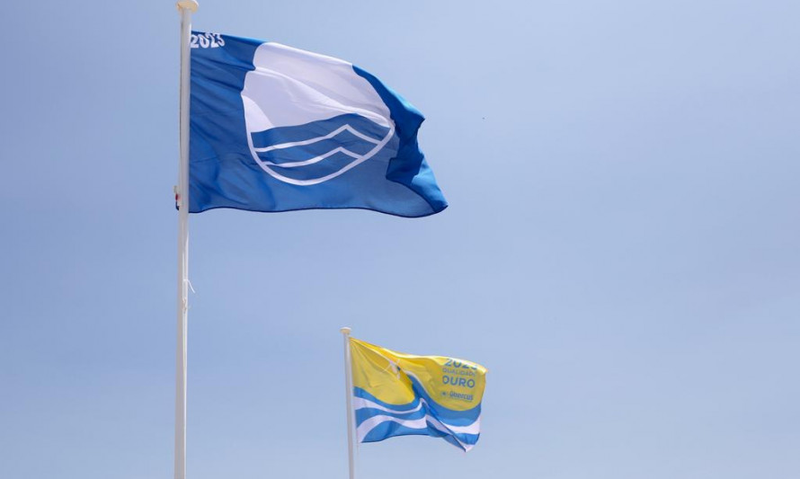 Dez praias de Almada recebem Bandeira Azul