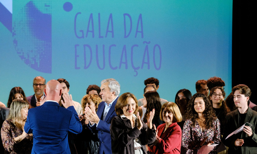 Almada, Educação, 1.ª Gala da Educação, prémios, homenagem, alunos, professores, 2023, FCT