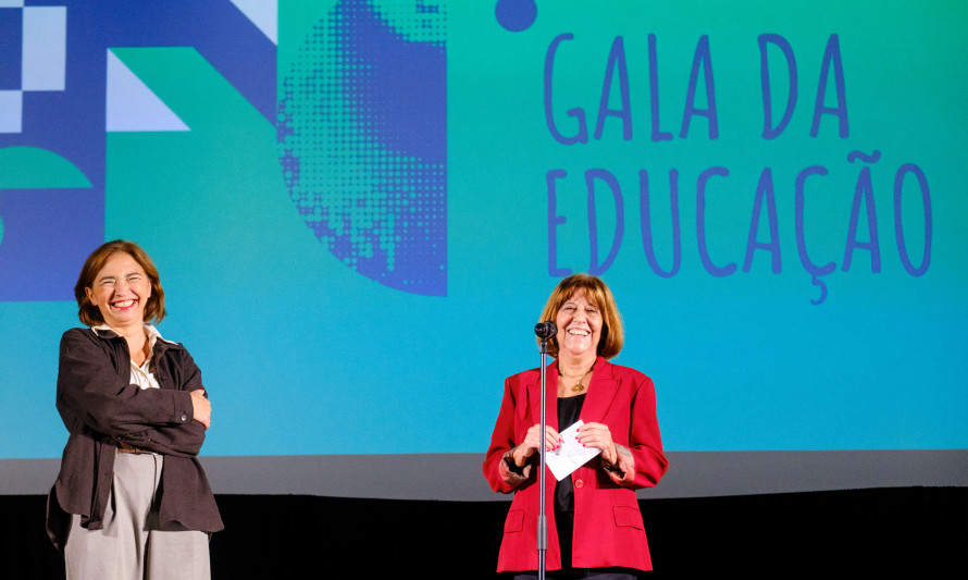  1.ª Gala da Educação, prémios, homenagem, alunos, professores, 2023, FCT, Inês de Medeiros, presidente, Teodolinda Silveira, vice-presidente
