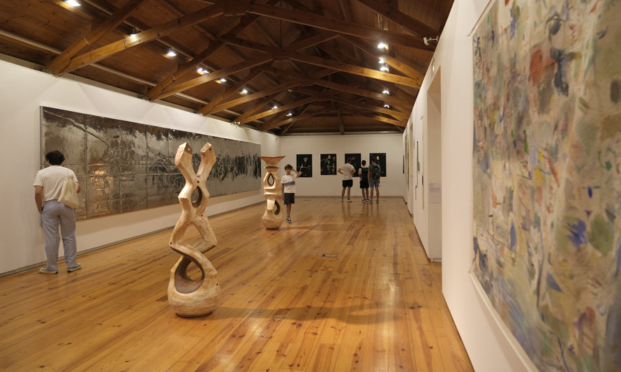 Vista geral da exposição coletiva ”Chama-lhe apenas horizonte”