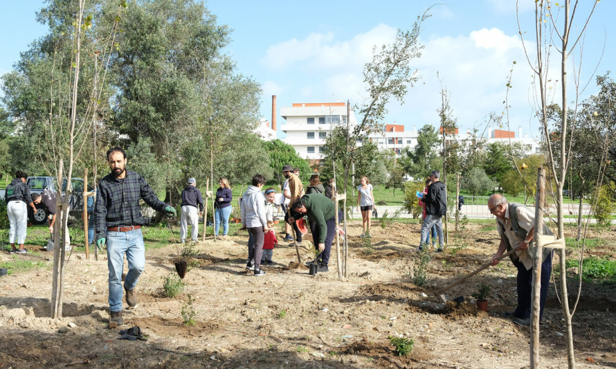 Parque Multiusos da Sobreda recebe 2.ª microfloresta do concelho 