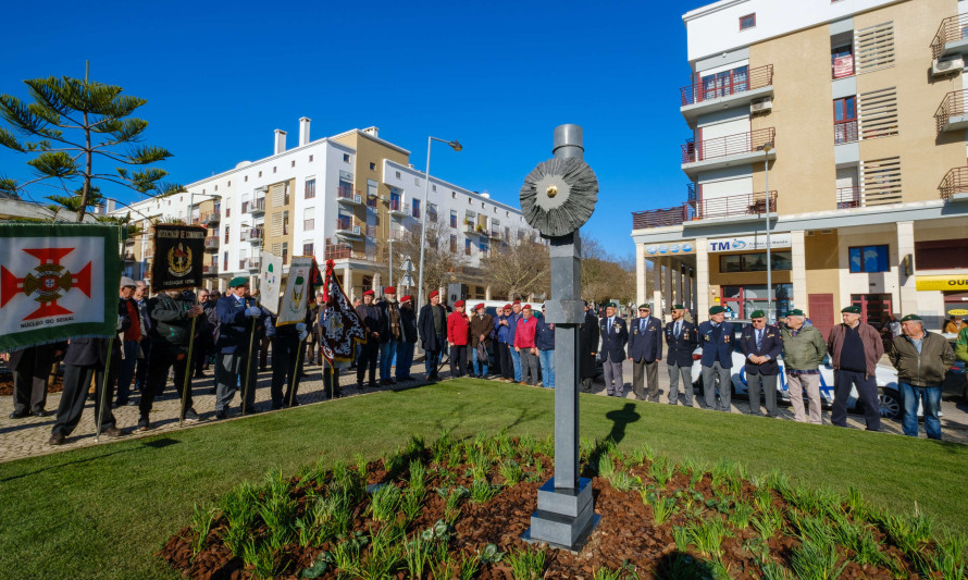 Almada, Monumento, Arte pública, homenagem, Laranjeiro, inauguração, João Cutileiro