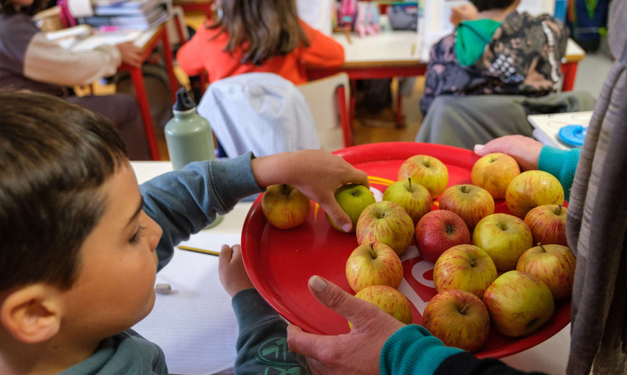 Fruta nas escolas no Dia Mundial da Agricultura