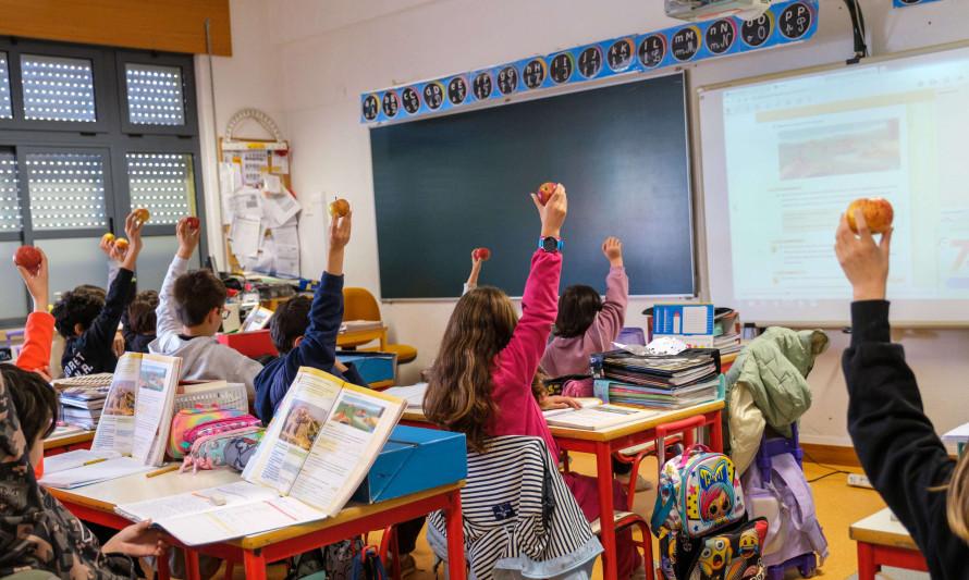 Fruta nas escolas no Dia Mundial da Agricultura
