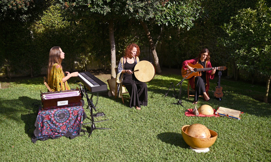 MUSICA_FAMILIAS_OS_MUNDOS_DA_MUSICA_CAPUCHOS_OUT_2025