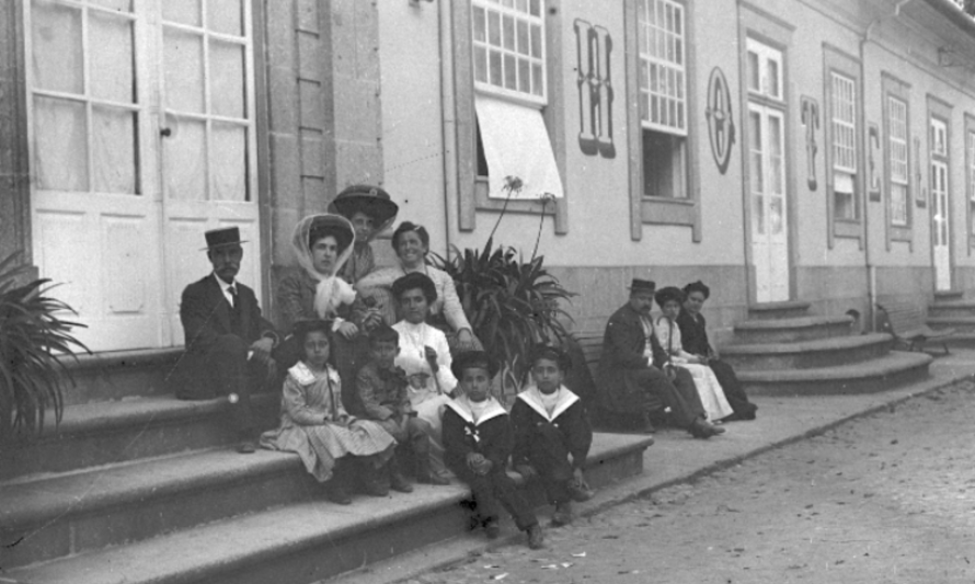 EXPOSICAO_CONTA_ME_HISTORIAS_CASA_DA_CIDADE_NOVEMBRO_2025