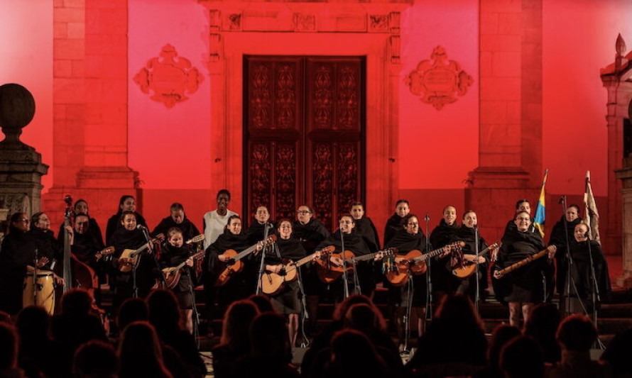 Capas Ricas - Festival de Tunas Femininas da Egas Moniz