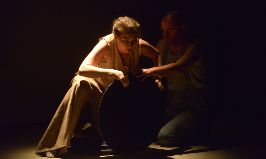 A hole in the air - 31.º Festival Sementes