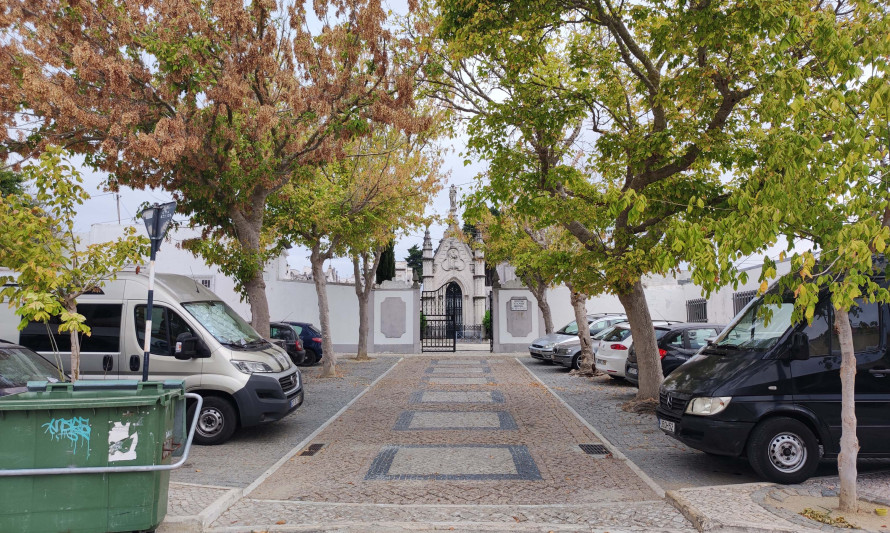 Imagem representativa de Cemitério de Almada. Entrada.