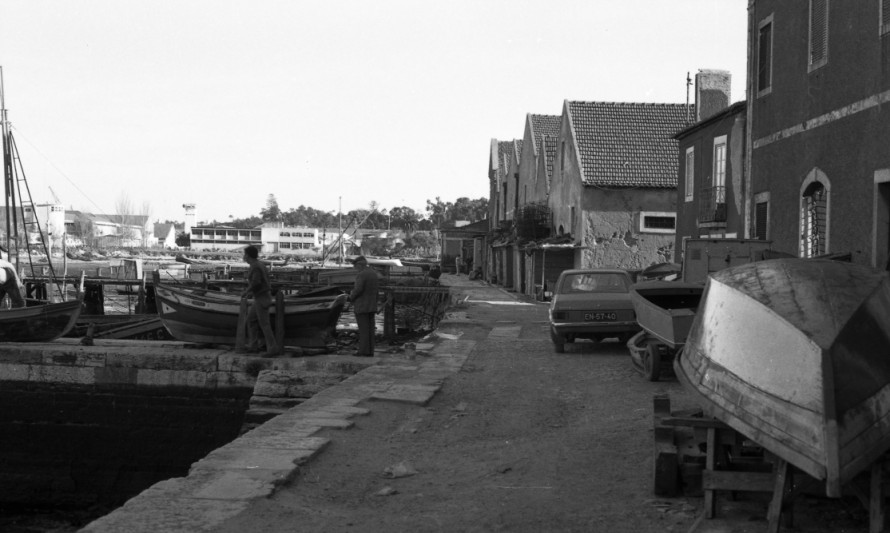 Imagem representativa de Antigo Cais do Caramujo. Década de 1970 (foto de Alfredo Mogo Canana/arquivo do Museu de Almada-Casa da Cidade).