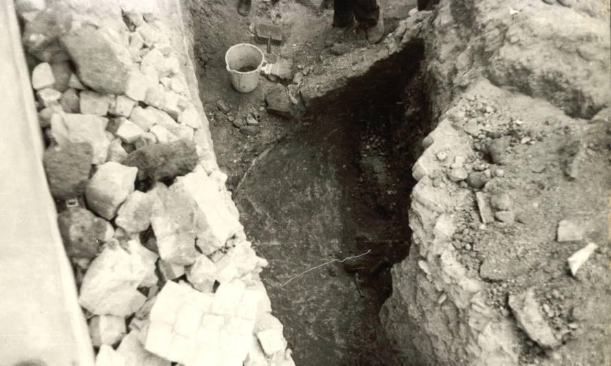 Imagem representativa de Rua Rodrigues de Freitas (antiga Rua da Lage). Fase de intervenção (negativo pertencente ao Centro de Arqueologia de Almada)