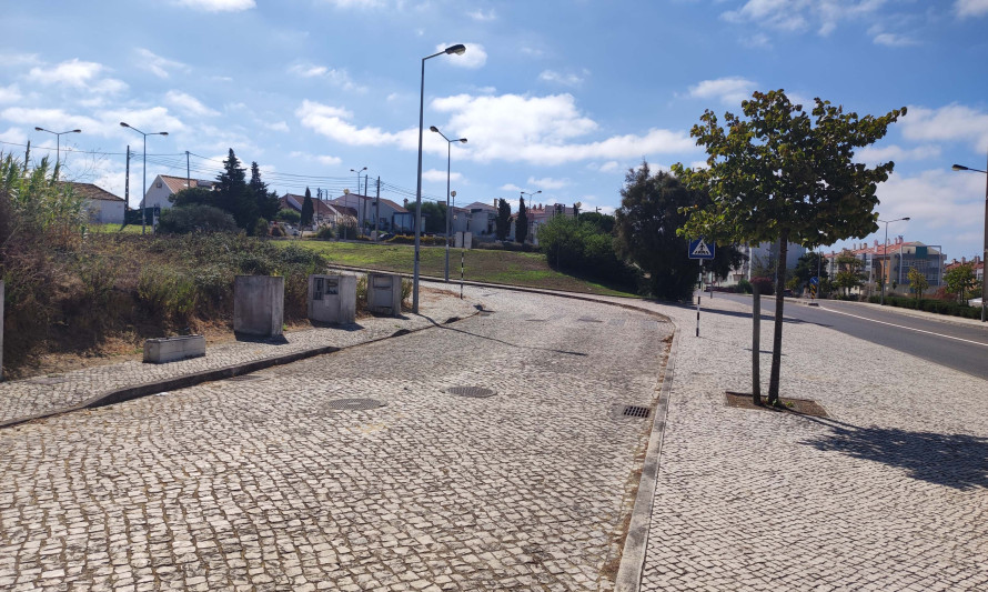 Imagem representativa de Acácias. Enquadramento atual do sítio assinalado (2022).