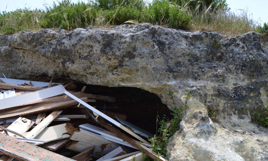 Imagem representativa de Alpenas 4. Entrada do eventual abrigo.
