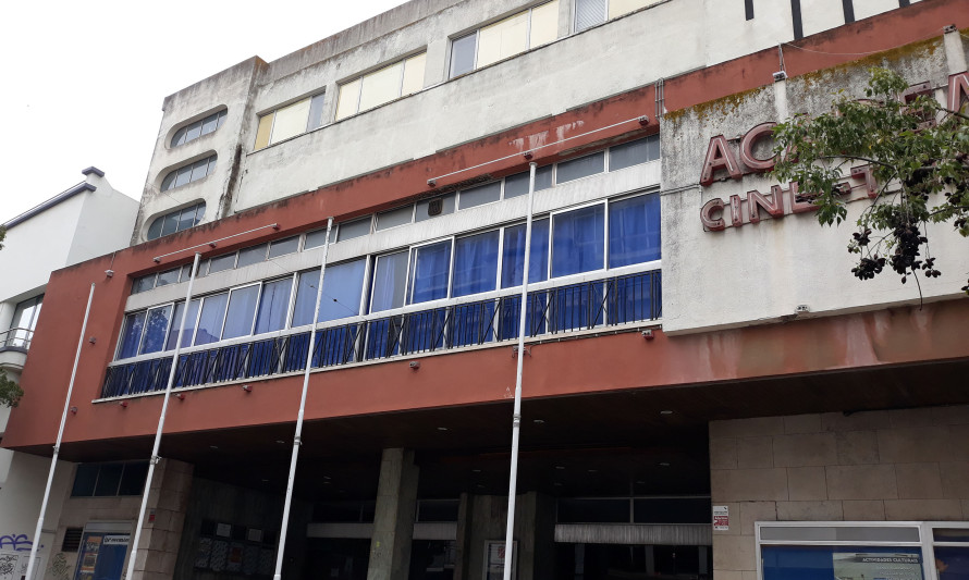 Imagem representativa de Edifícios do Cineteatro e do Cinema da Academia de Instrução e Recreio Familiar Almadense - AIRFA. Sala de espetáculos.