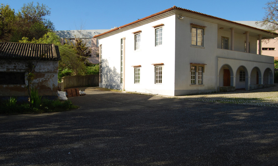 Imagem representativa de Quinta do Marcelo. Enquadramento atual do sitio no interior da Escola Básica e Secundária Anselmo de Andrade.