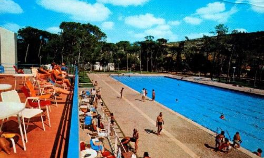 Imagem representativa de Complexo de Férias da FNAT / INATEL. Piscinas.
