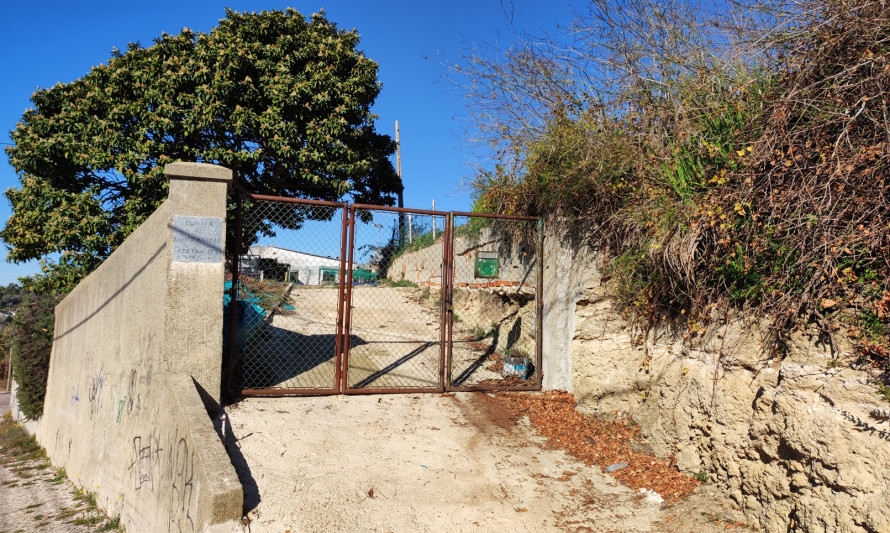 Imagem representativa de Figueira 2. Portão de acesso ao interior da Quinta de Santo António (2021).