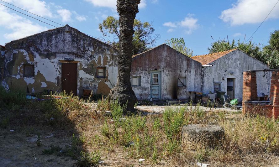 Imagem representativa de Quinta de Palença. Enquadramento de espaço central interior.