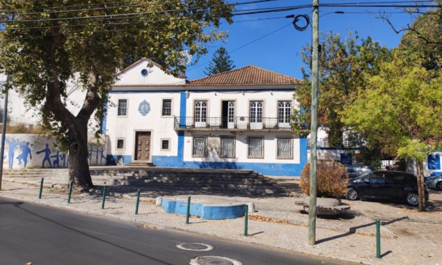 Imagem representativa de Vista do Solar com Capela de Santo António da Sobreda