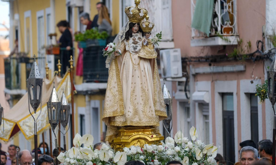 Imagem representativa de Igreja de Nossa Senhora do Bom Sucesso / Igreja Paroquial de Cacilhas. Imagem de Nossa Senhora do Bom Sucesso.