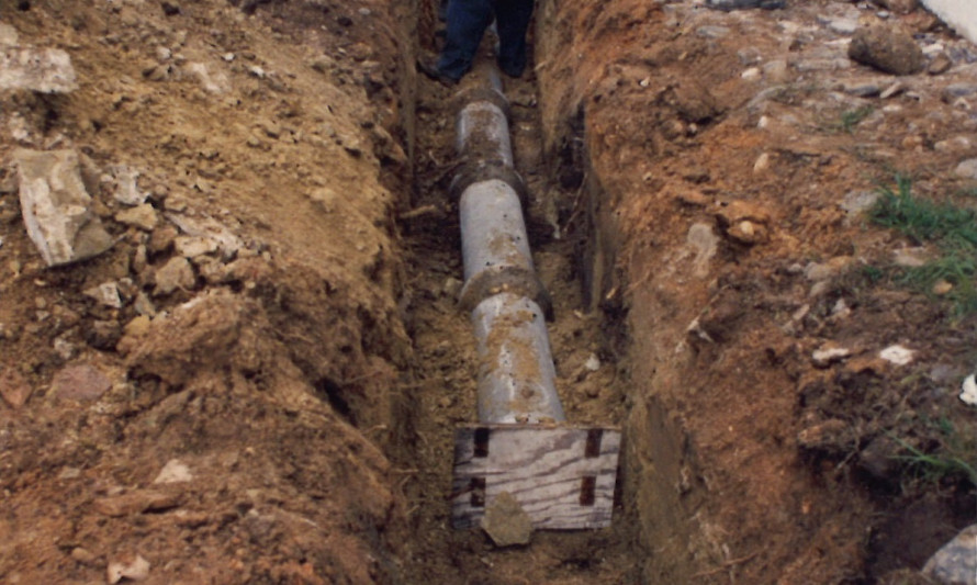Imagem representativa de Largo 1.º de Maio. Obras de saneamento durante a descoberta do silo.