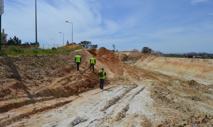 Imagem representativa de Marco Pacheco. Descaracterização profunda da morfologia do terreno após mobilização de terras durante a fase inicial de obras (2016).