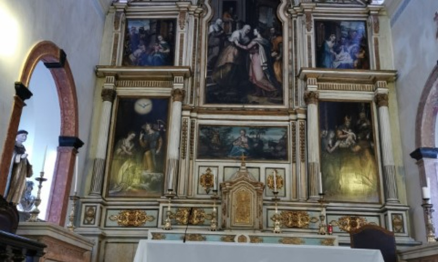 Imagem representativa de Igreja da Misericórdia de Almada - Retábulo maneirista