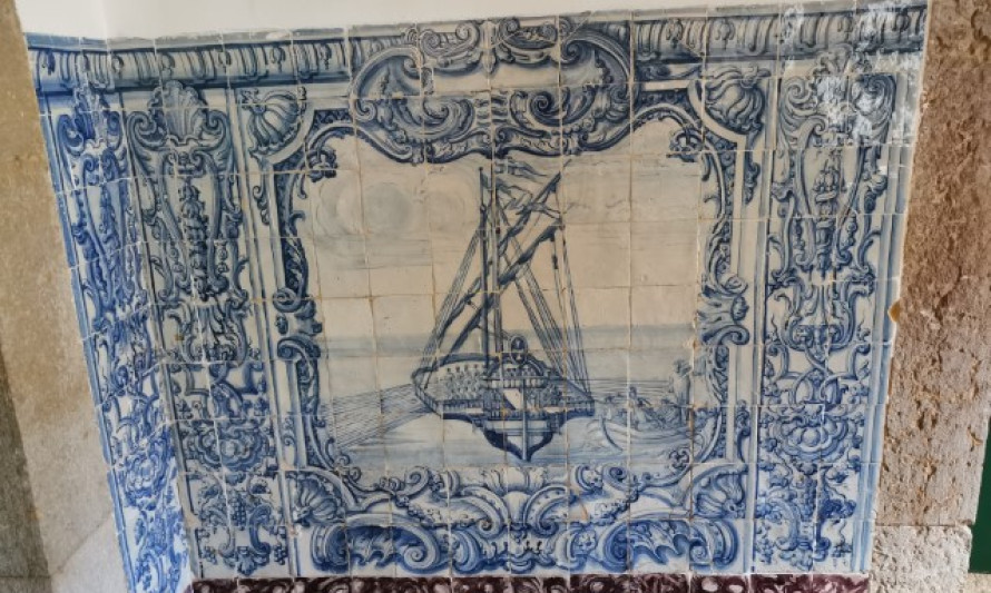 Imagem representativa de Quinta de S. Lourenço - Painel com motivo náutico