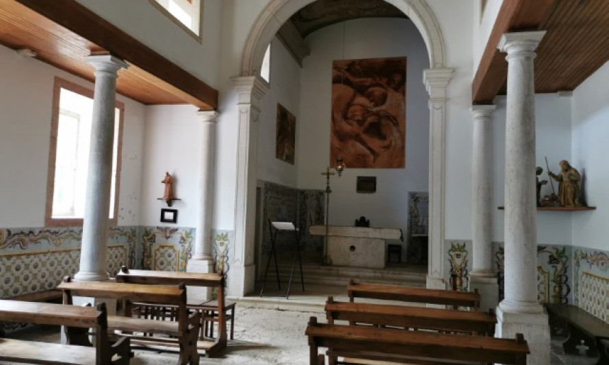 Imagem representativa de Quinta de S. Lourenço - Interior da capela de três naves