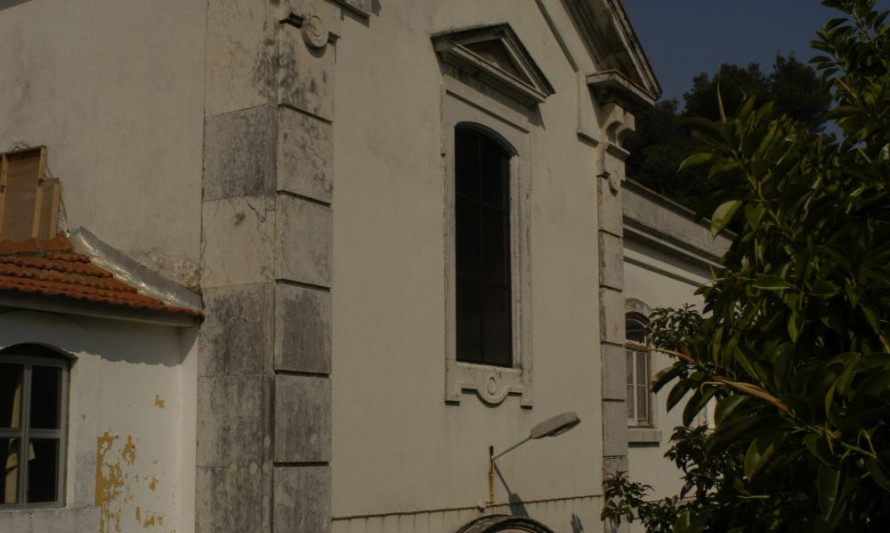 Imagem representativa de Forte de Nossa Senhora da Saúde da Trafaria. Capela.