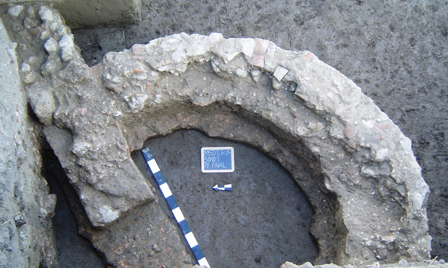 Imagem representativa de Quinta da Torre. Eventual abside de edifício religioso paleocristão (Palimpsesto, 2009).