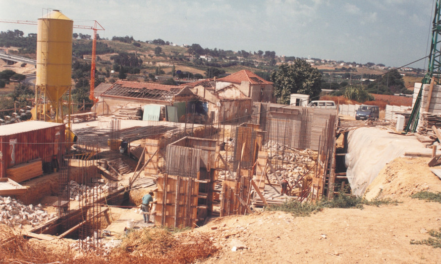 Imagem representativa de Quinta de Castros. Edifício em construção.