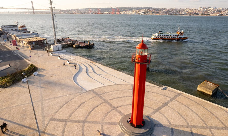 Imagem representativa de Farol%20de%20Cacilhas_DCOM