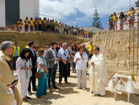 Almada, Creche, Charneca de Caparica, 1.ª pedra
