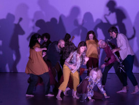 Voltar a casa, artes performativas, bailarina Marina Nabais, músico Rémi Gallet, 