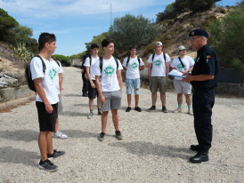 Jovens reunidos