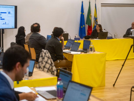 Pessoas numa reunião